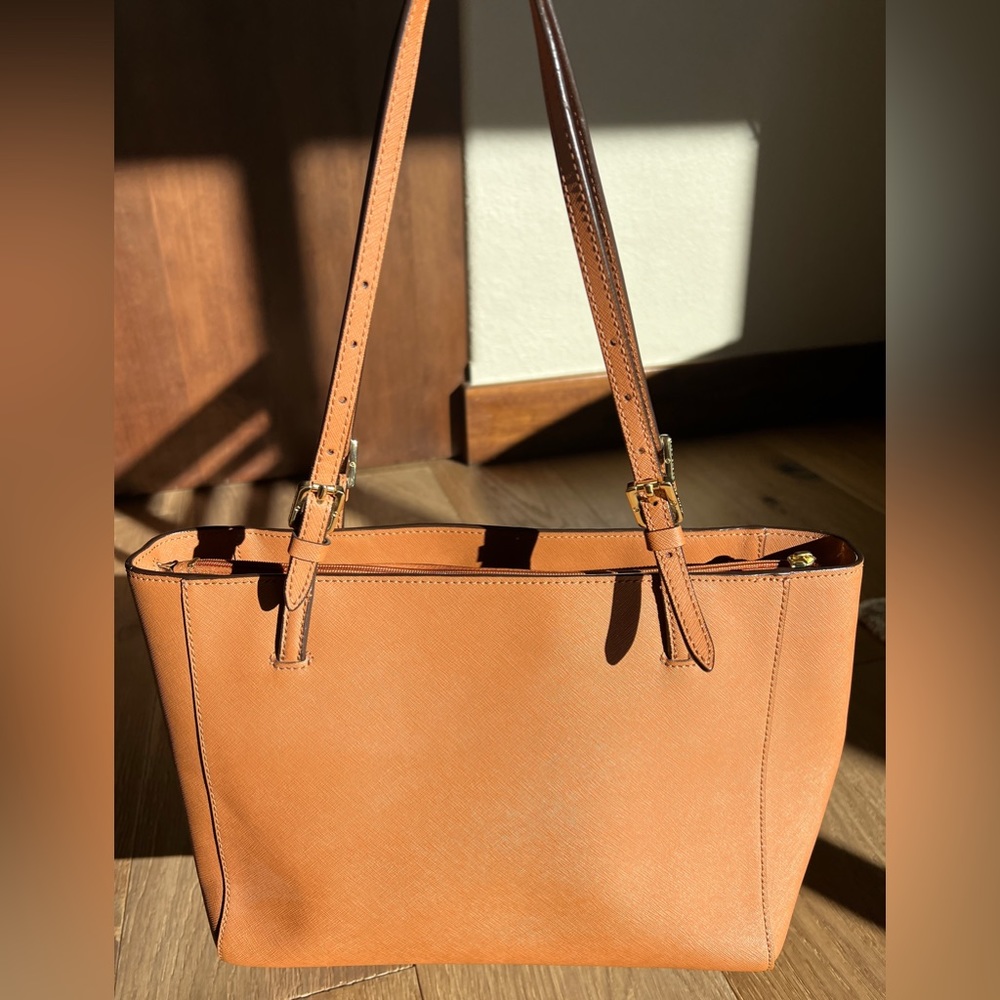 Tory Burch Small Robinson Tote - light brown - Picture 4 of 11